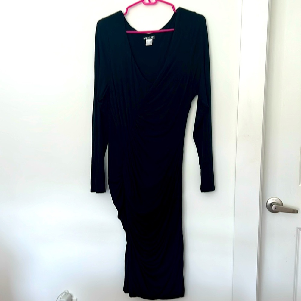 Black Venus dress with rushing